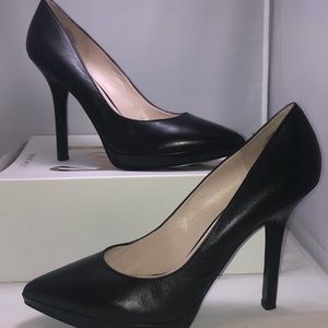 Nine West black pump